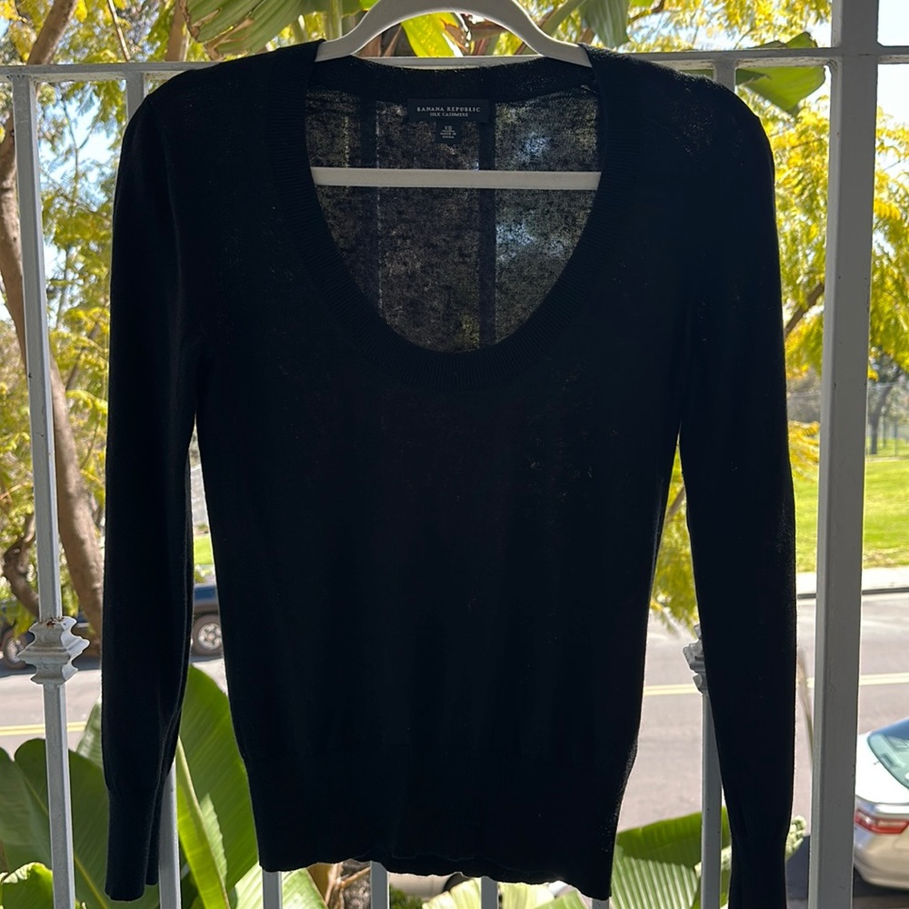 Basic silk sweater banana republic / 85% silk, 15% cashmere